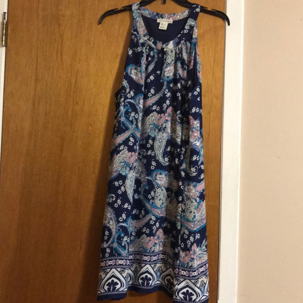 Sleeveless dress